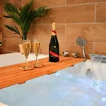 La Gioya - Room, Jacuzzi, Baldaquin Apartmán