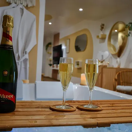 La Gioya - Room, Jacuzzi, Baldaquin Apartmán La Seyne-sur-Mer