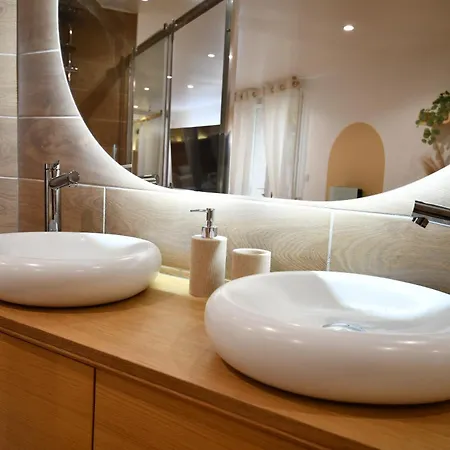 La Gioya - Room, Jacuzzi, Baldaquin Ла-Сейн-сюр-Мер