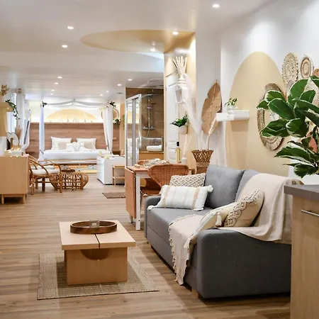 La Gioya - Room, Jacuzzi, Baldaquin 아파트