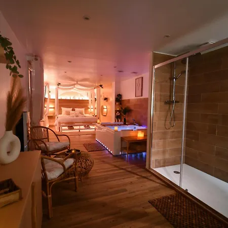 La Gioya - Room, Jacuzzi, Baldaquin Апартаменты